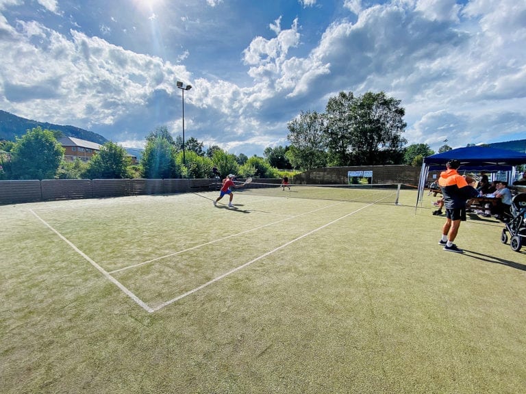 Bilde frå tennis-turneringa Vestnes Open 2020