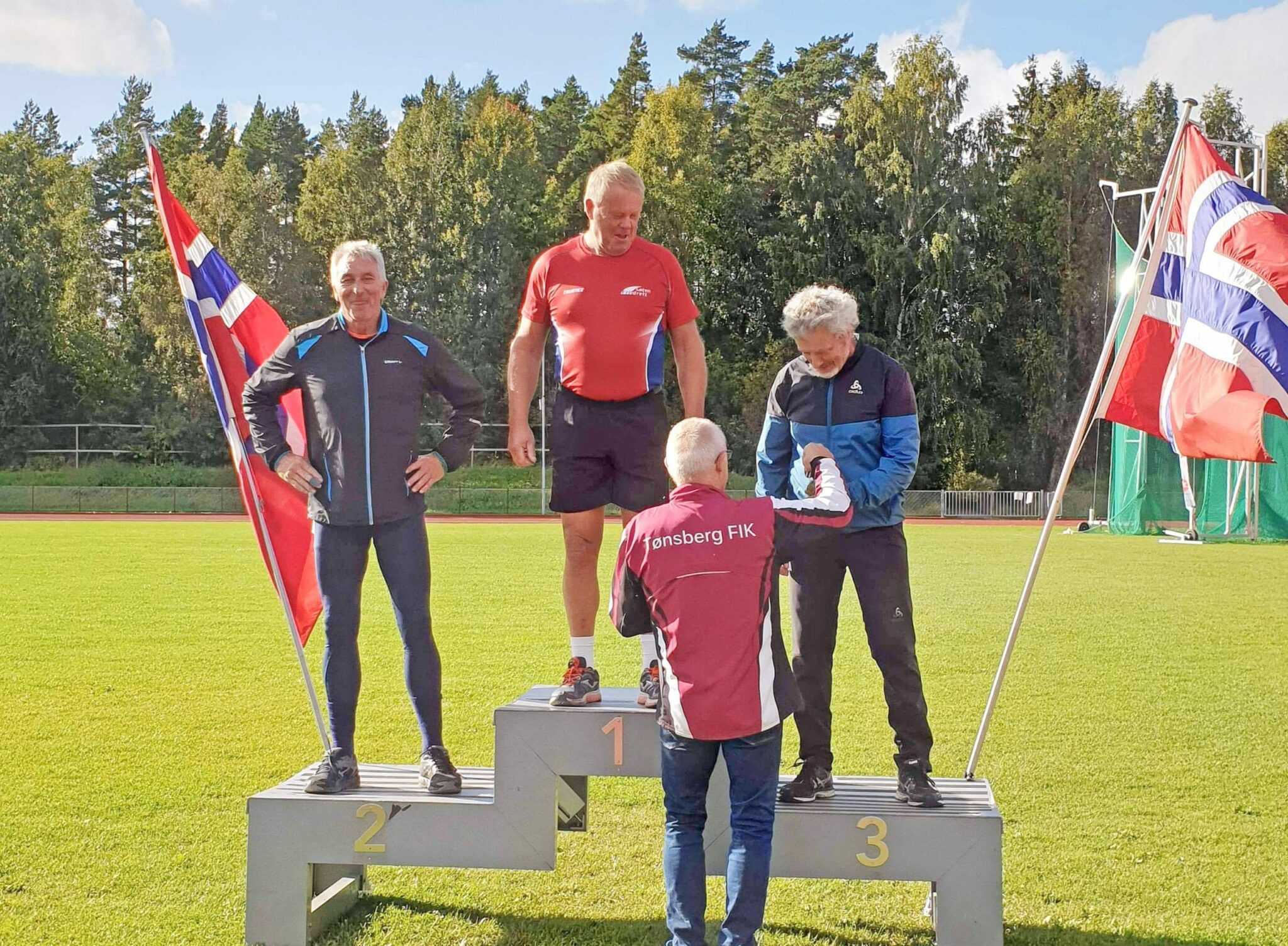 Oddbjørn Bergheim tok tredjeplassen i friidretts-NM for veteranar i Tønsberg i helga. (Foto: Privat)