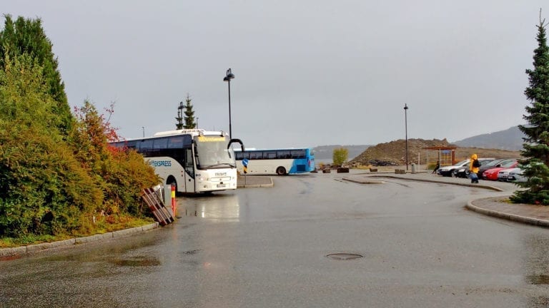 FRAM lanserer coronabillett for bussar som køyrer med stengt framdør. (Foto: Asle Klock)